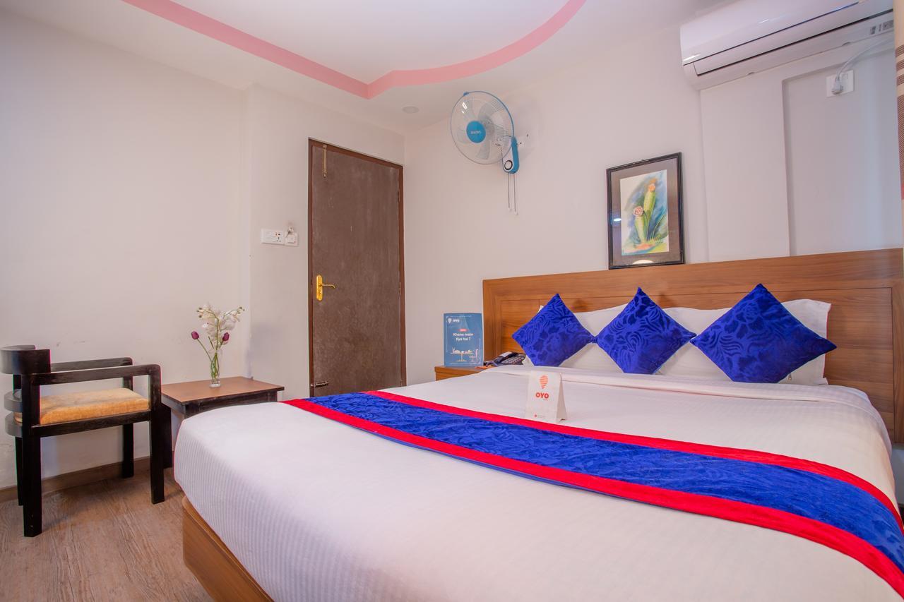 Oyo 136 Hotel Om Plaza Kathmandu Buitenkant foto