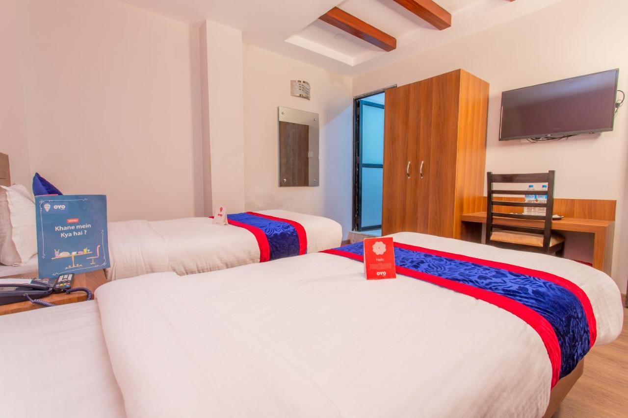 Oyo 136 Hotel Om Plaza Kathmandu Buitenkant foto