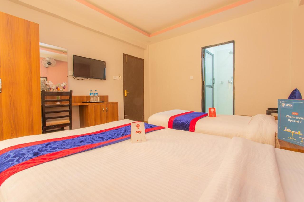 Oyo 136 Hotel Om Plaza Kathmandu Buitenkant foto
