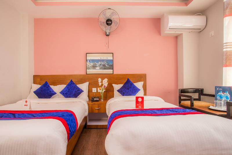 Oyo 136 Hotel Om Plaza Kathmandu Buitenkant foto